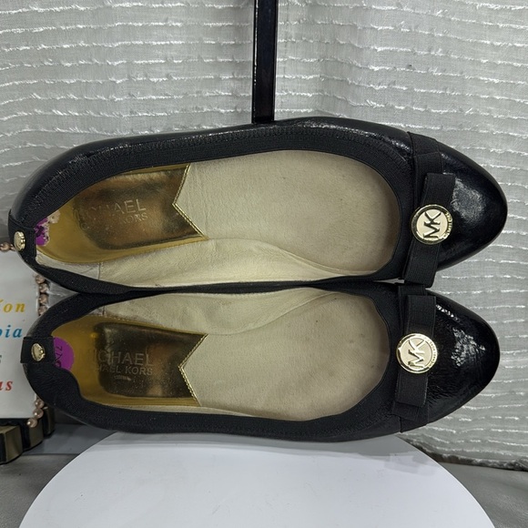 (T5)Michael Kors Women's Black Patent Leather Bow Logo Ballet Flats (Size 8.5 M) - Picture 10 of 11